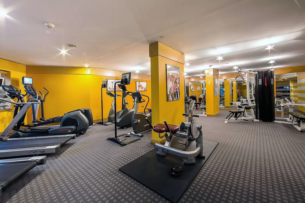 باشگاه بدنسازی هتل رامادا پلازا بای ویندهام دبی دیره